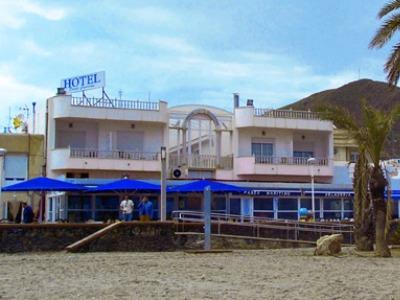 Hotel Donde Caparros Карбонерас Экстерьер фото