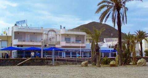 Hotel Donde Caparros Карбонерас Экстерьер фото
