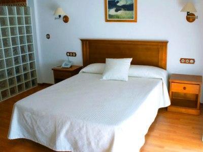 Hotel Donde Caparros Карбонерас Экстерьер фото