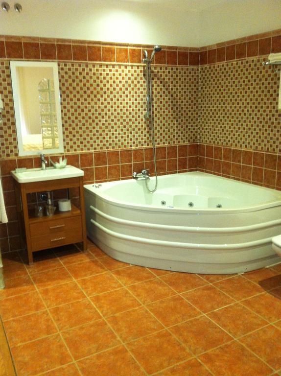 Hotel Donde Caparros Карбонерас Экстерьер фото